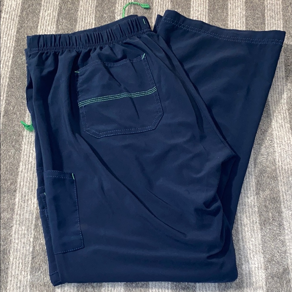 Carhartt Women’s Scrub Set